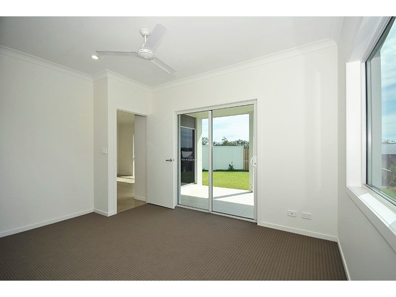 2 Apple Berry Avenue, Coomera QLD 4209