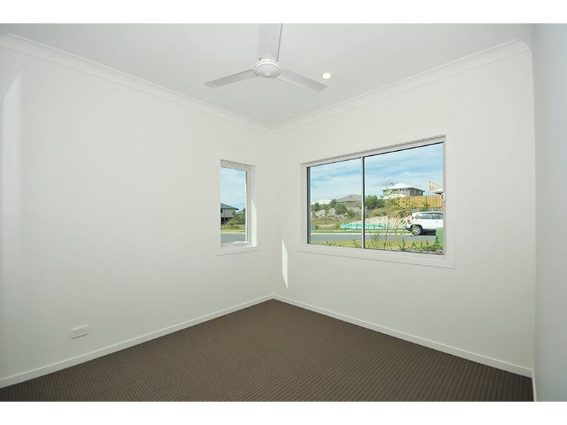2 Apple Berry Avenue, Coomera QLD 4209
