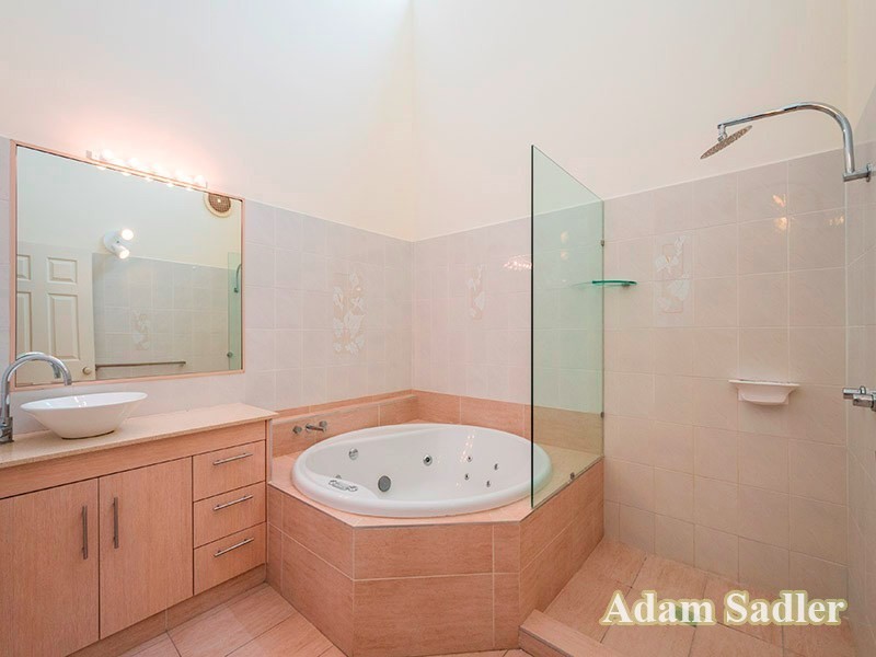 87 Glen Eagles Drive, Robina QLD 4226