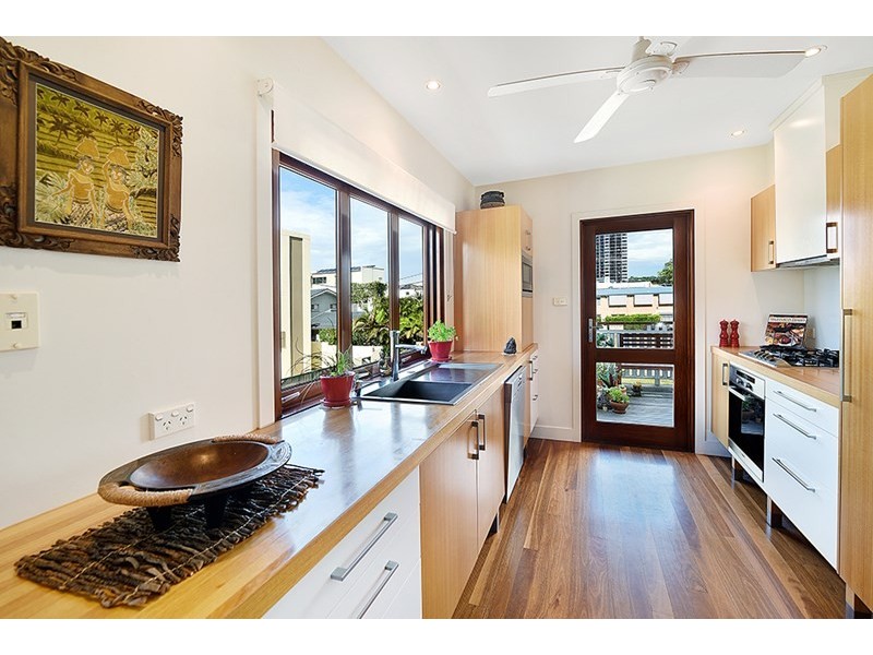 2/52 Jefferson Lane, Palm Beach QLD 4221