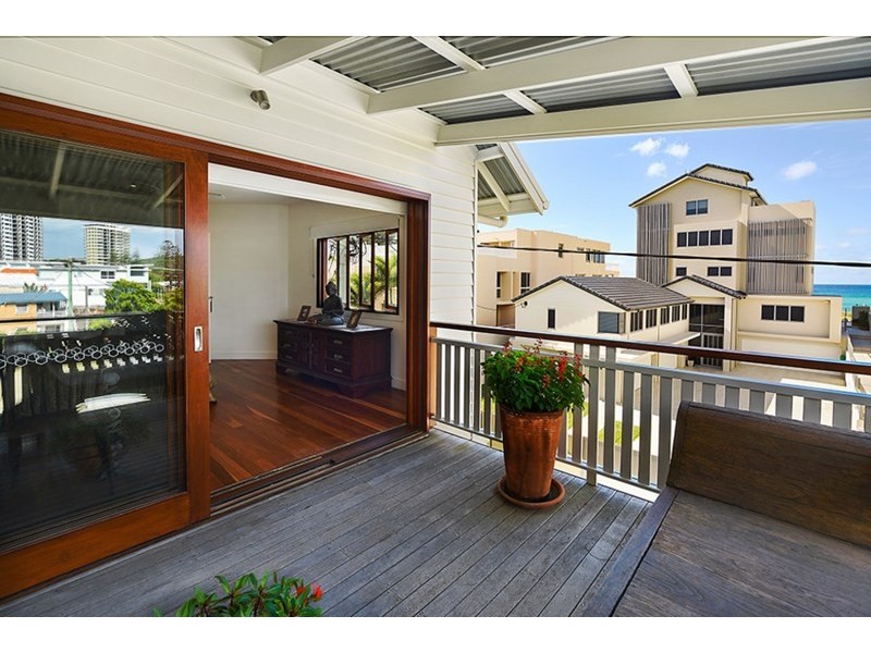 2/52 Jefferson Lane, Palm Beach QLD 4221