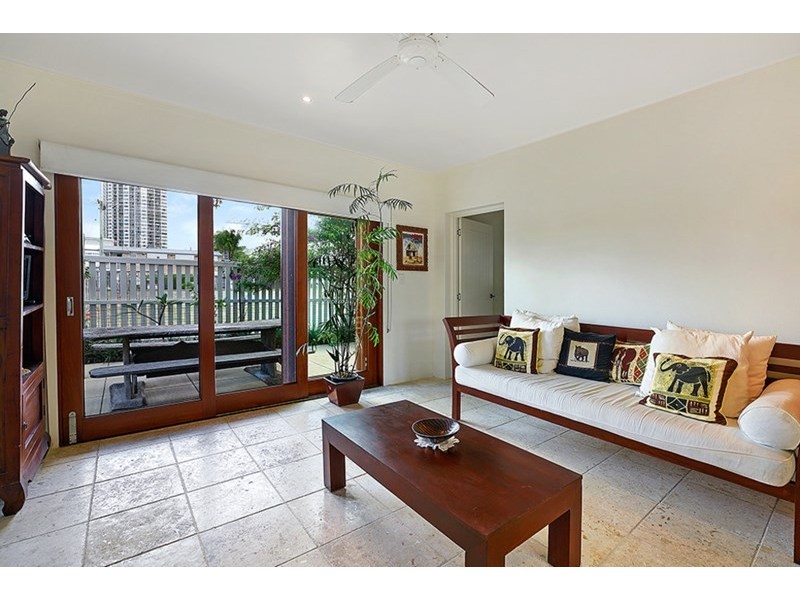 2/52 Jefferson Lane, Palm Beach QLD 4221