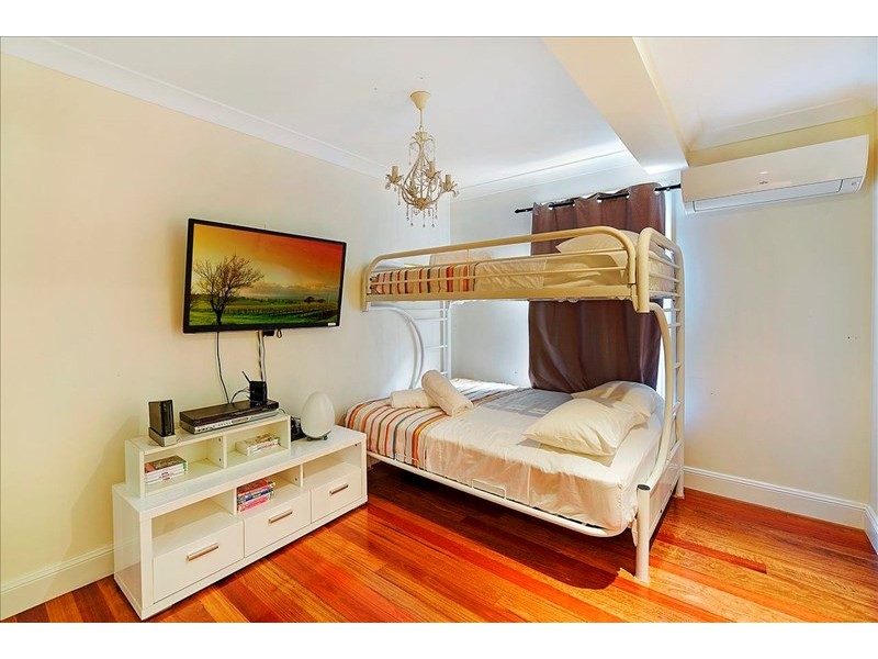 236 Jefferson Lane, Palm Beach QLD 4221