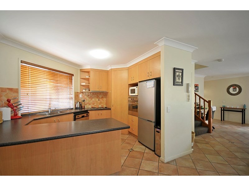 2/2028 Gold Coast Highway, Miami QLD 4220