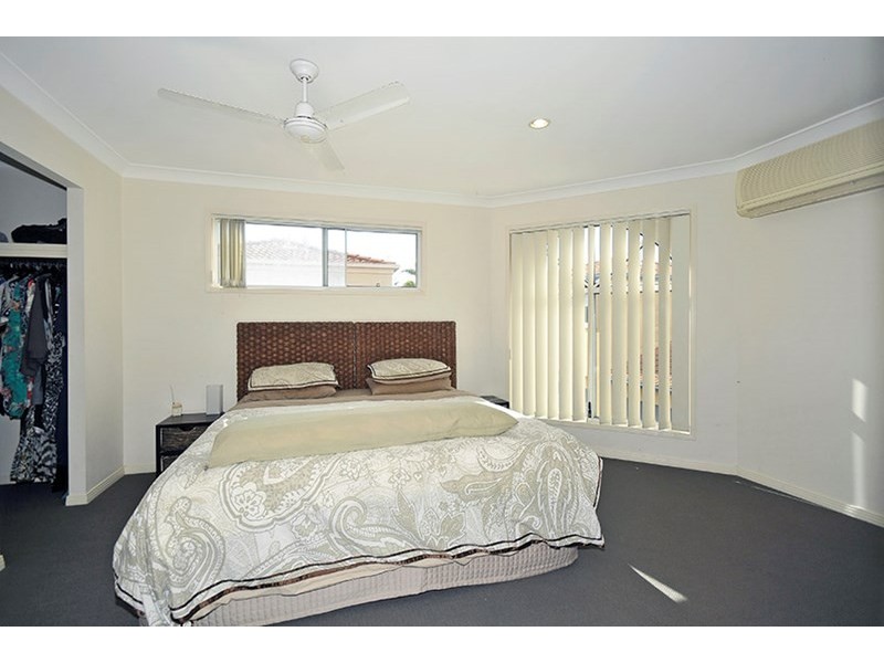 2/2028 Gold Coast Highway, Miami QLD 4220