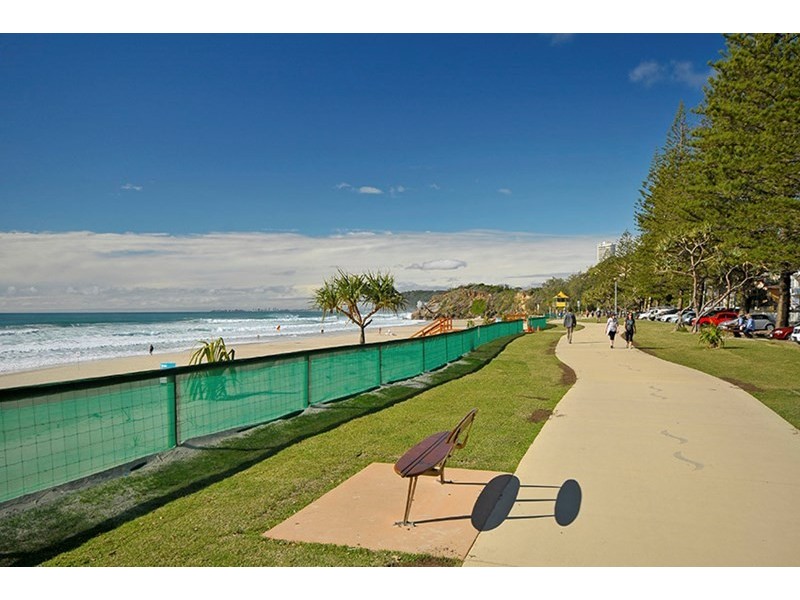 2/2028 Gold Coast Highway, Miami QLD 4220