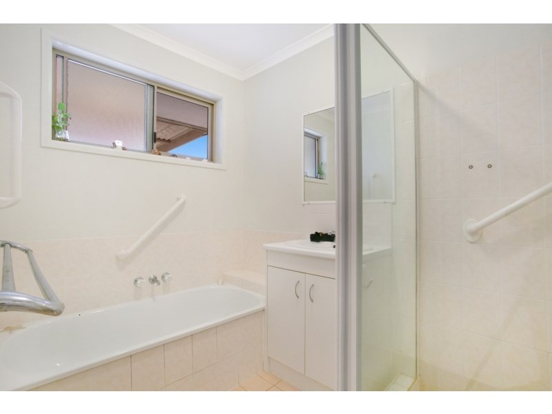 4 Gladful Court, Varsity Lakes QLD 4227