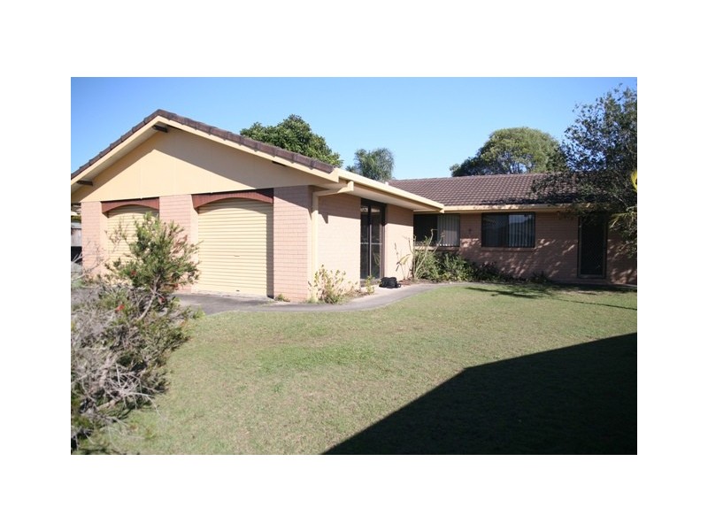 8 Lautoka Court, Clear Island Waters QLD 4226