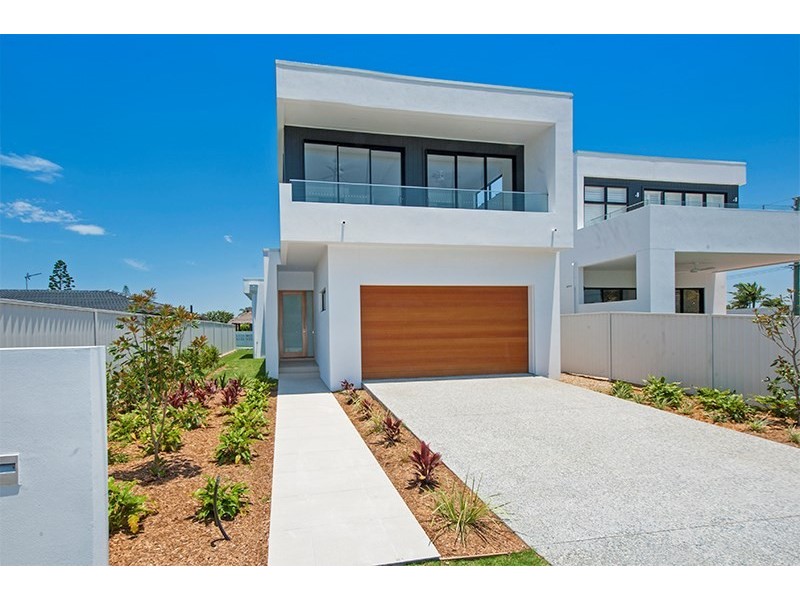 2a Meredith Drive, Broadbeach Waters QLD 4218