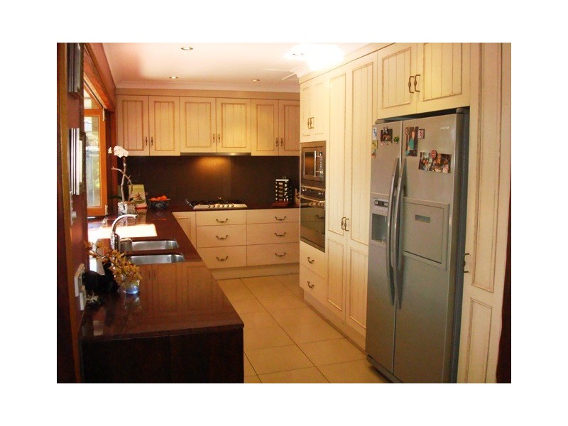 9 Constance Avenue, Mermaid Waters QLD 4218