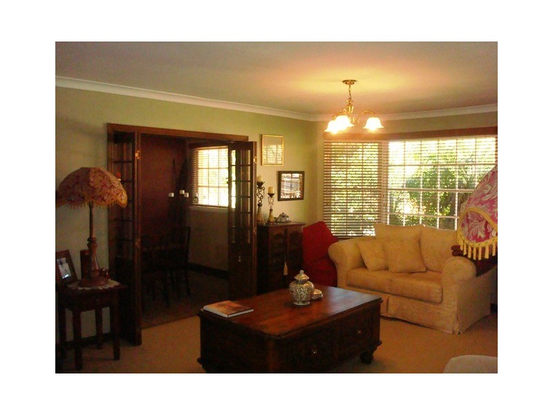 9 Constance Avenue, Mermaid Waters QLD 4218