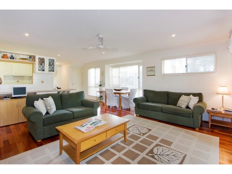 2/14 Nobby Parade, Miami QLD 4220