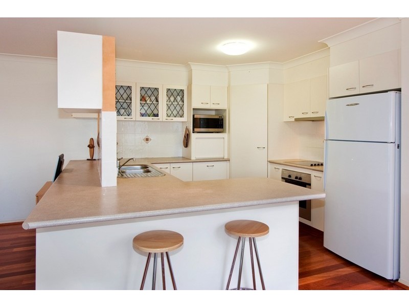2/14 Nobby Parade, Miami QLD 4220