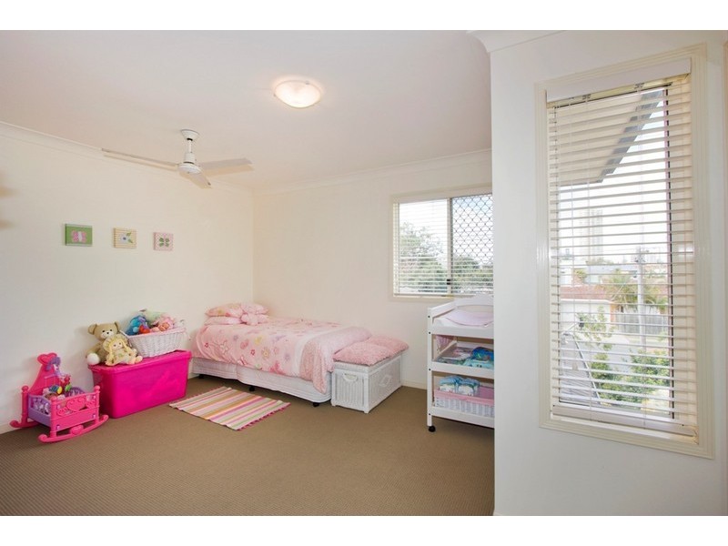 2/14 Nobby Parade, Miami QLD 4220