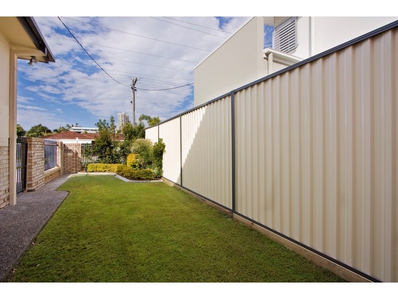 2/14 Nobby Parade, Miami QLD 4220