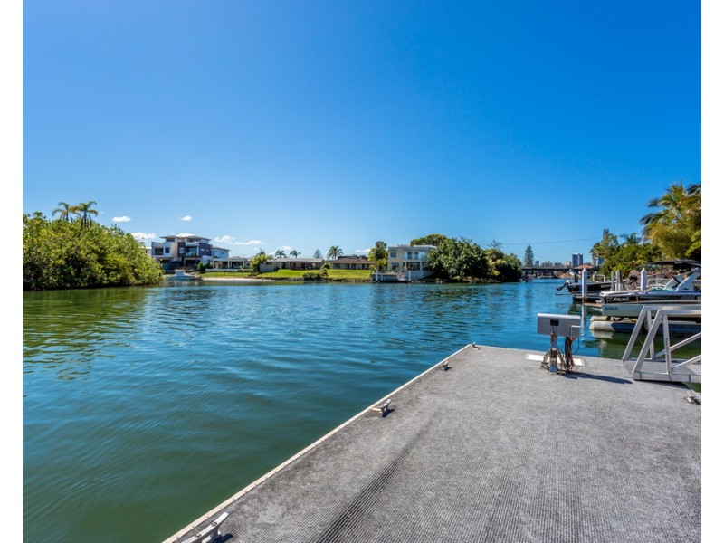 17 Savoy Drive, Broadbeach Waters QLD 4218