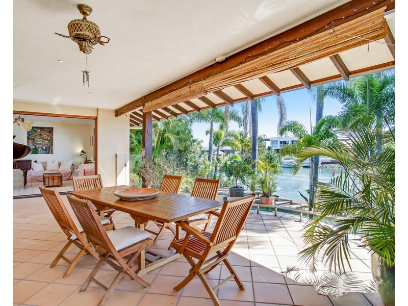 17 Savoy Drive, Broadbeach Waters QLD 4218