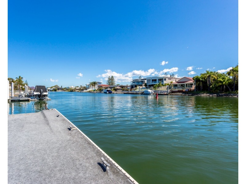 17 Savoy Drive, Broadbeach Waters QLD 4218