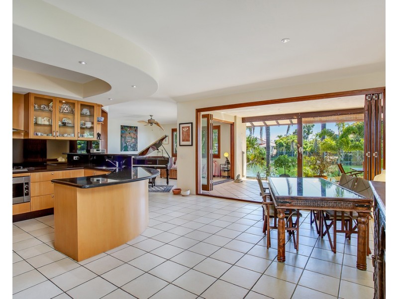 17 Savoy Drive, Broadbeach Waters QLD 4218