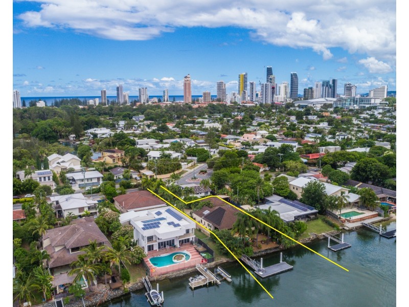 17 Savoy Drive, Broadbeach Waters QLD 4218