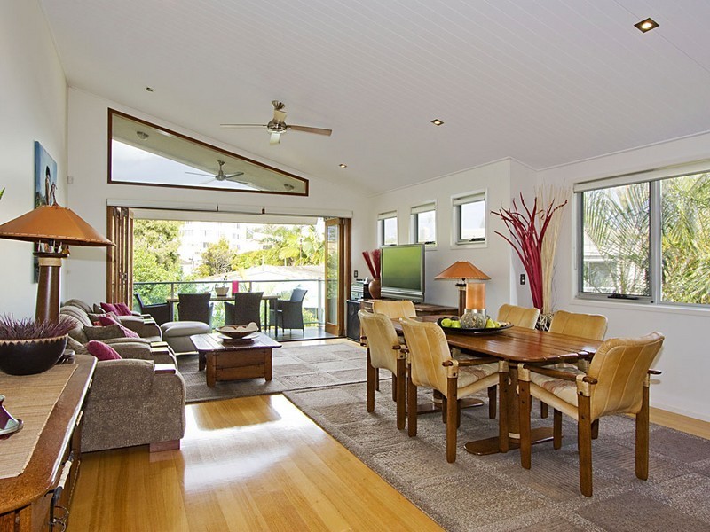 2 “Messines”, 56 Messines Crescent, Miami QLD 4220