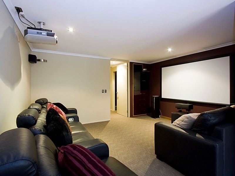 2 “Messines”, 56 Messines Crescent, Miami QLD 4220