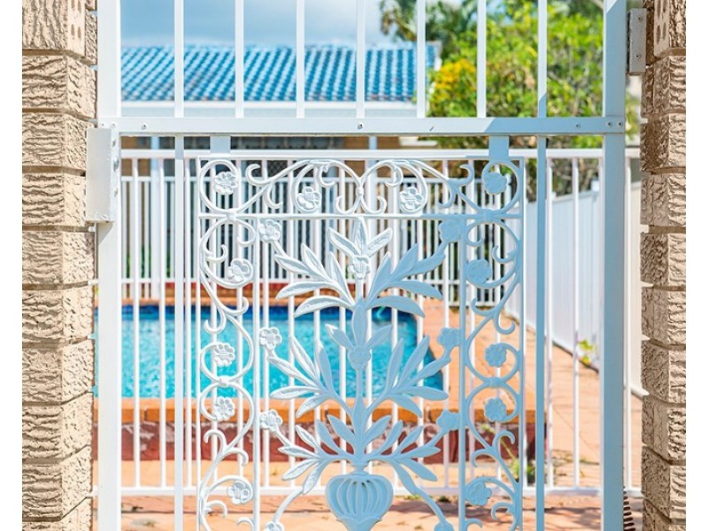 85 Vatakoula Parade, Mermaid Waters QLD 4218