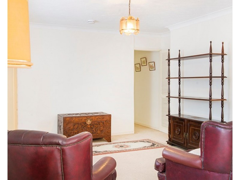 85 Vatakoula Parade, Mermaid Waters QLD 4218