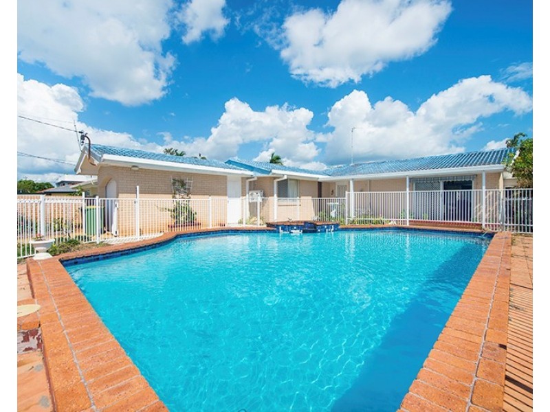 85 Vatakoula Parade, Mermaid Waters QLD 4218