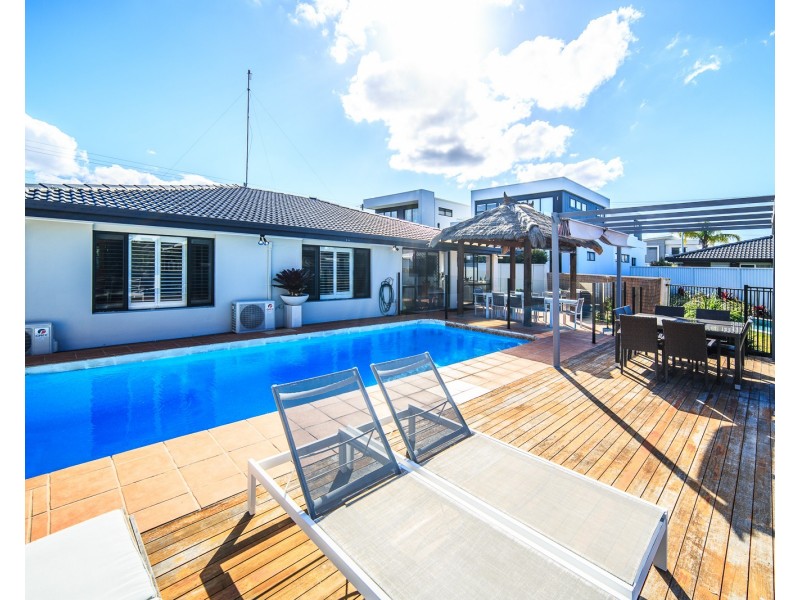 42 Rio Vista Boulevard, Broadbeach Waters QLD 4218