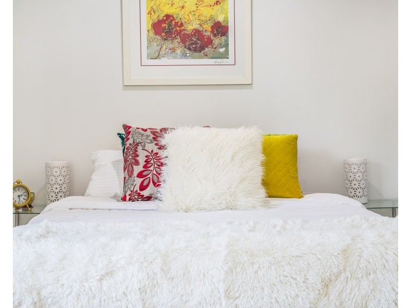 42 Allambi Avenue, Broadbeach Waters QLD 4218