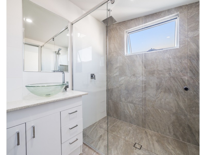 42 Allambi Avenue, Broadbeach Waters QLD 4218