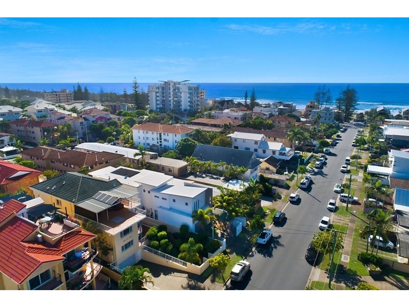 33 Sunbrite Avenue, Mermaid Beach QLD 4218