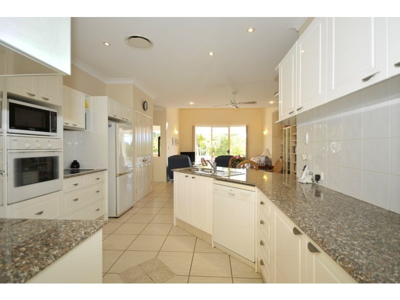 20 Pine Valley Drive, Robina QLD 4226