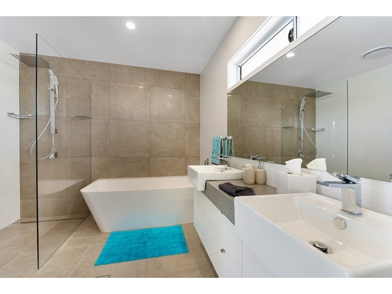 107 Monaco Street, Broadbeach Waters QLD 4218