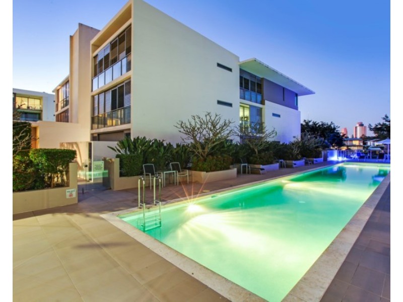 5/33 T E Peters Drive, Broadbeach Waters QLD 4218