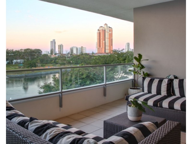 5/33 T E Peters Drive, Broadbeach Waters QLD 4218