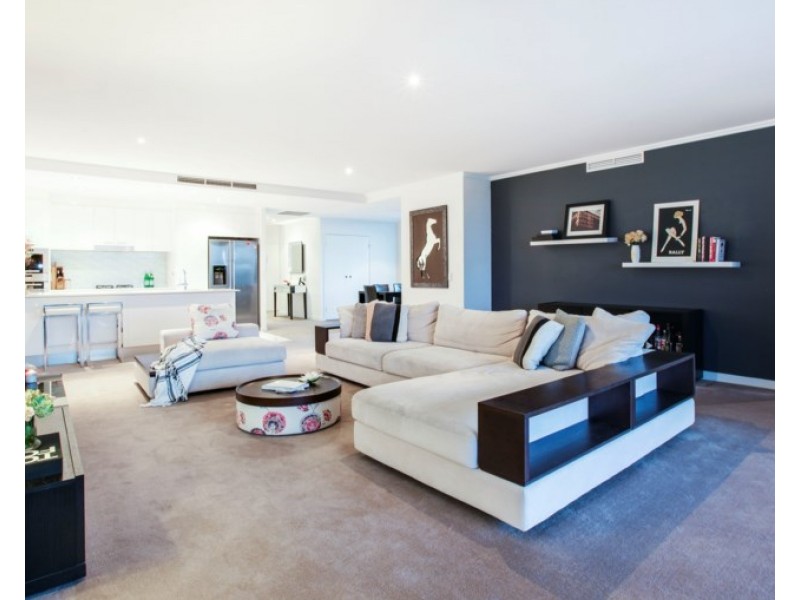 5/33 T E Peters Drive, Broadbeach Waters QLD 4218