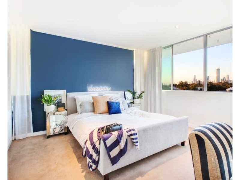 5/33 T E Peters Drive, Broadbeach Waters QLD 4218