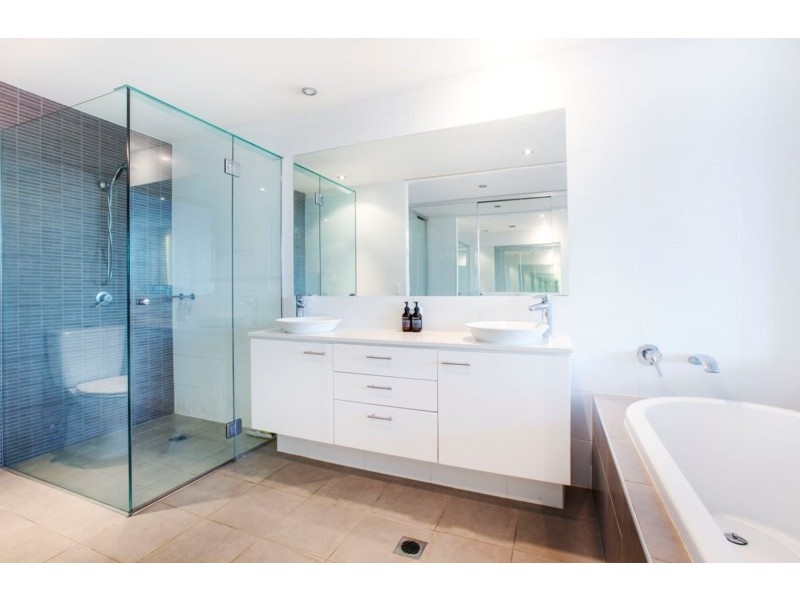 5/33 T E Peters Drive, Broadbeach Waters QLD 4218