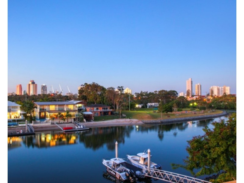 5/33 T E Peters Drive, Broadbeach Waters QLD 4218