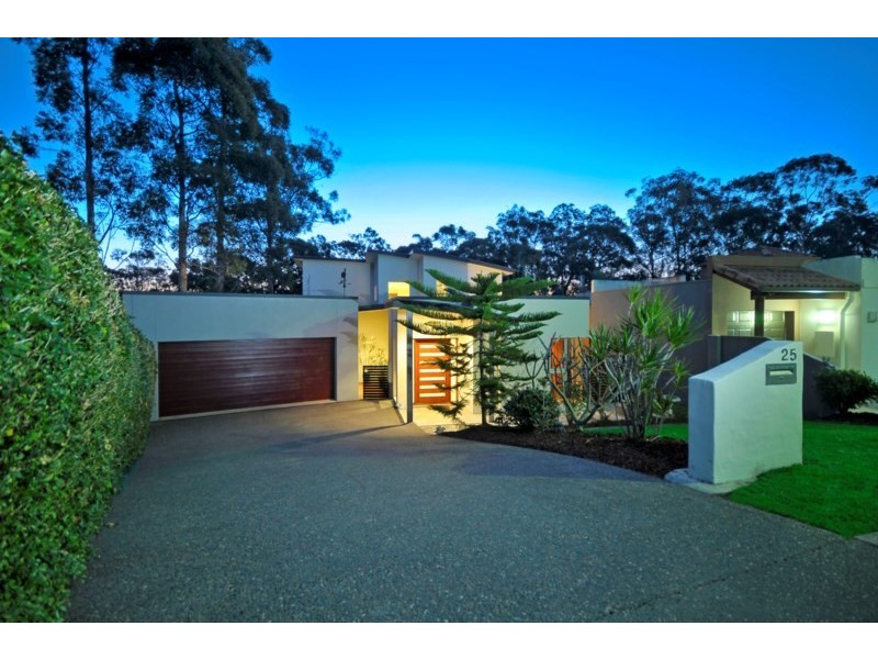 25 Corvus Way, Robina QLD 4226