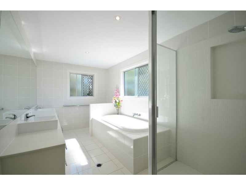 25 Corvus Way, Robina QLD 4226