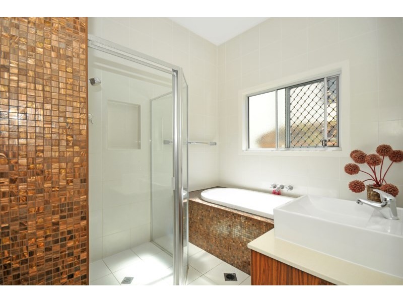 25 Corvus Way, Robina QLD 4226