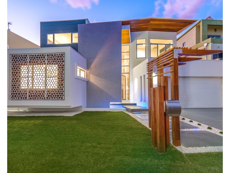 32 The Promenade, Surfers Paradise QLD 4217