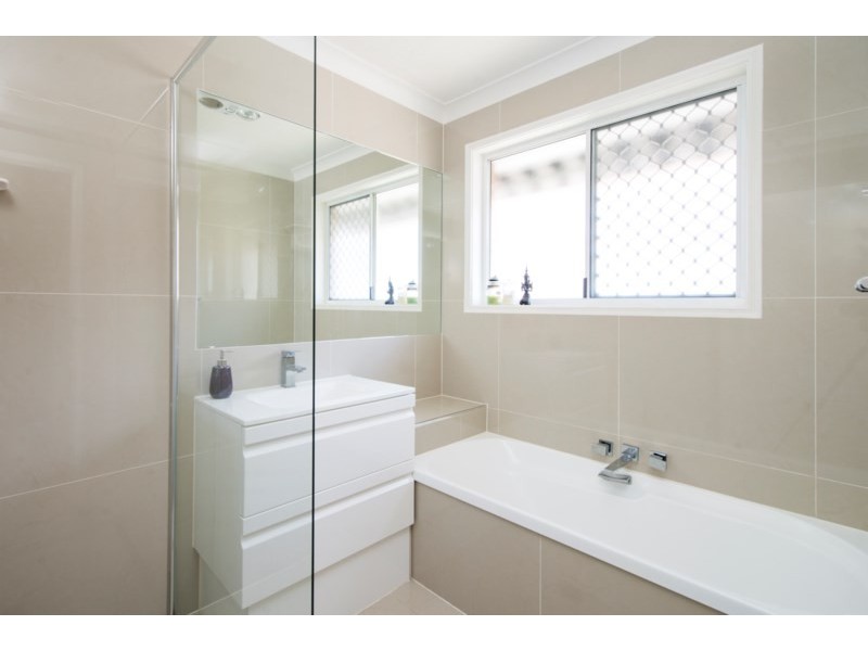 142 Barrier Reef Drive, Mermaid Waters QLD 4218