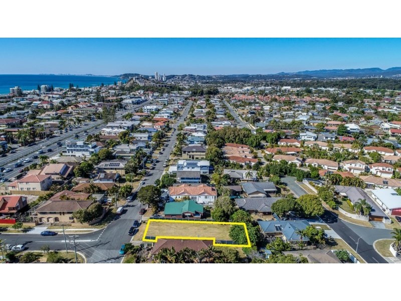 88 Dolphin Avenue, Mermaid Beach QLD 4218