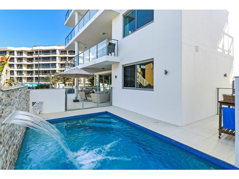 1/389 Golden Four Drive, Tugun QLD 4224