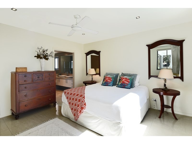 1/389 Golden Four Drive, Tugun QLD 4224