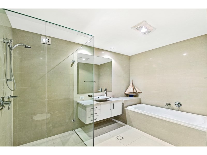 1/389 Golden Four Drive, Tugun QLD 4224